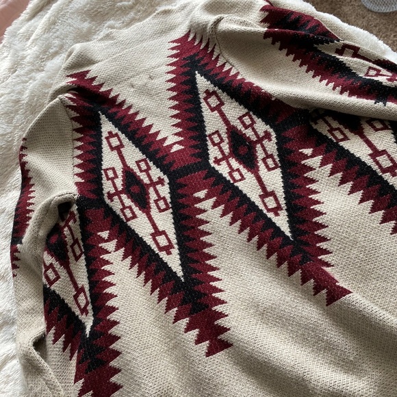 Thick Tribal Print Cardigan - Picture 4 of 7